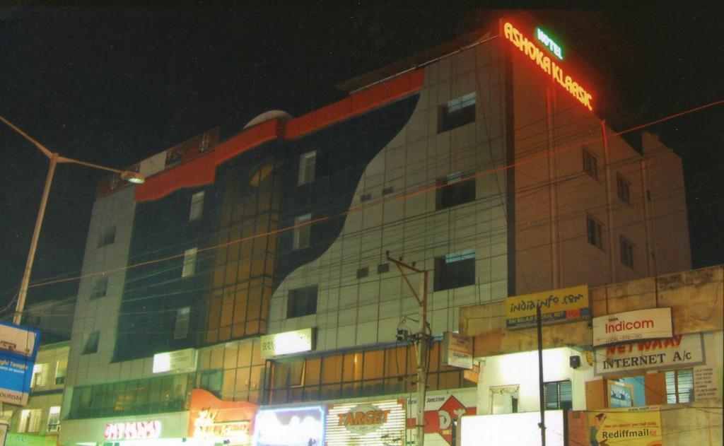 Hotel Ashoka Klassic Haiderabad Buitenkant foto